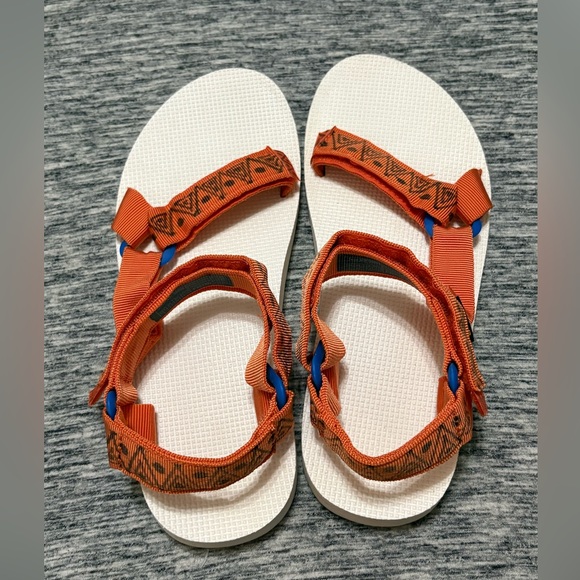 Teva Velcro Sandals Ladies Size 9 - like new! - Picture 3 of 7